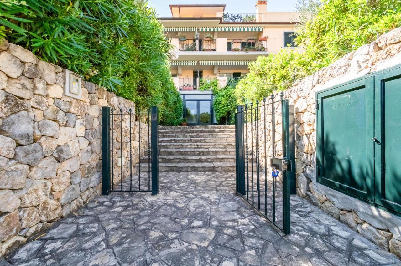 شقة Piana Di Solaro Modern Flat & Swimming Pool ليريسي المظهر الخارجي الصورة